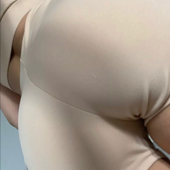 2 PC Yoga shorts and Bra set - Picture 3 of 5